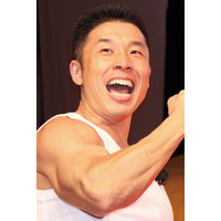 なかやまきんに君、ウェディングドレス姿をSNS投稿！「なぜかかわいく見える」「お断り案件」