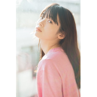 南琴奈、白肌＆端正な顔立ち際立つ最新グラビア披露！