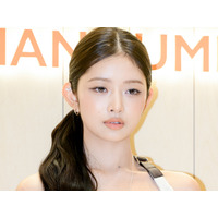 胸元にピアス…？IVE・レイ、色気溢れる大胆スタイリングにファン驚き「え?!」「心臓に悪い」