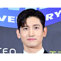 東方神起・チャンミン、韓国代表ユニフォーム姿を披露！“爽やかビジュ”でファンを虜に「イケメン」