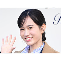 日本は卒業後に脱ぎ、韓国は現役で脱ぐ？前田敦子の写真集で浮かび上がった“日韓アイドル文化”の真逆な構造