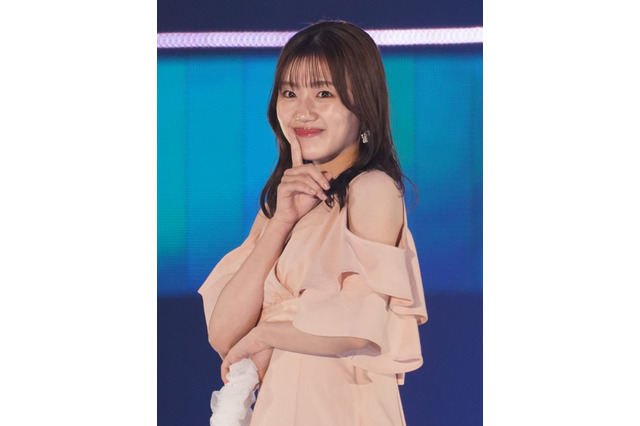 佐々木美玲、卒業から1年！「日向坂46になれて良かったです」 画像