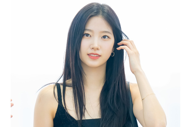 素肌にしか目がいかない…LE SSERAFIM・カズハ、危険な“成熟美”でファンを「ノックアウト」 画像