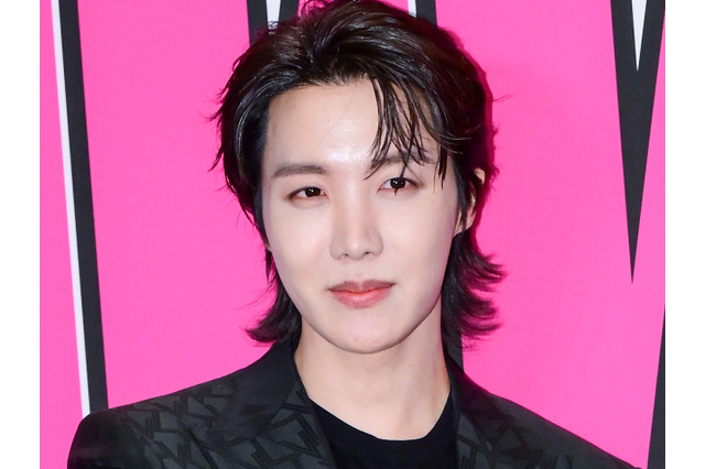 BTS・J-HOPE、オールバックの“爆イケビジュ”に悶絶！ワイルドオーラ放つビハインドSHOT公開 画像