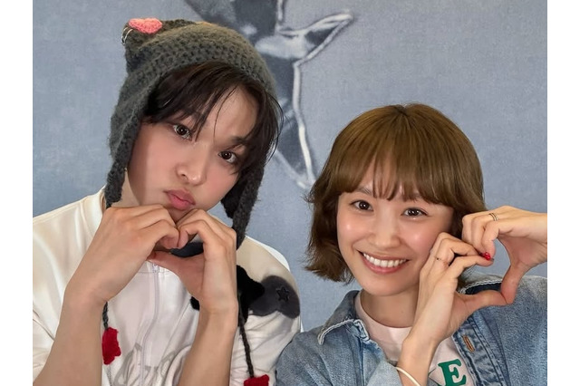 「笑顔が似すぎ」高橋愛、K-POPアイドルのいとこと再会！グループの“推し”ともキュートなSHOT 画像