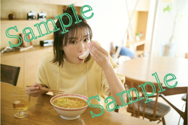 永野芽郁、スペシャルBOX「MAGNOLIE」の購入者特典フォトカードが公開！ 画像