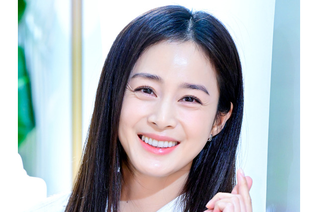 “韓国で最も美しい女優”キム・テヒ、2児の母らしい一面が話題「子供たちが好きなパンを…」 画像
