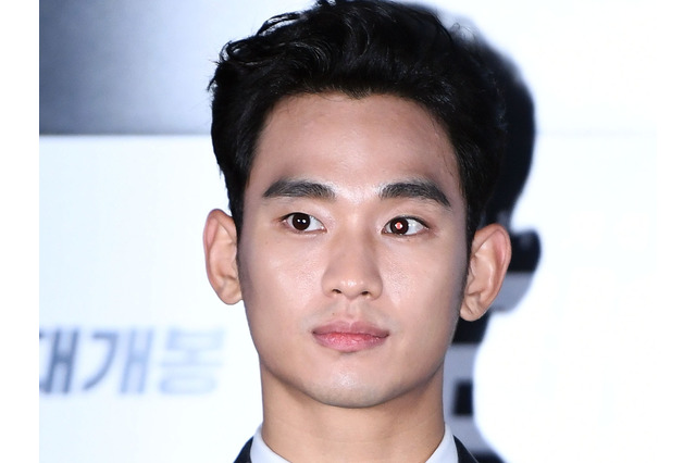 未成年交際疑惑で姿を消したトップ俳優キム・スヒョン、目撃談が公開「やつれてひどい顔だった」 画像