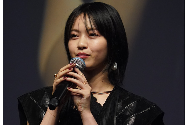 西野七瀬、美しすぎるノースリーブのドレス姿！『東京カレンダー』表紙ビジュアル先行公開 画像