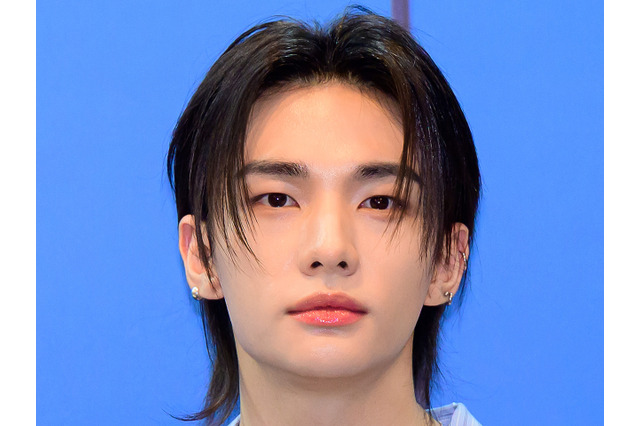 「見惚れてしまう」Stray Kids・ヒョンジン、無造作な長い黒髪で見せた色気に反響続々 画像