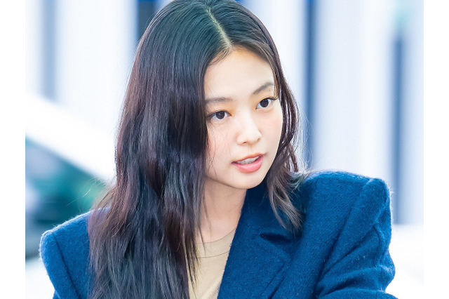 一糸まとわぬアヴァンギャルドな姿も…BLACKPINKジェニーとCHANELの縁、雑誌カバーに登場 画像