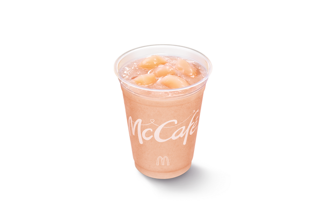 マクドナルド、初夏にぴったりな「もものスムージー」今年も登場！新作「マスカットスムージー」も27日より販売 画像