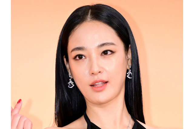 G-DRAGONと複数回の熱愛説の元韓国アイドル、むくんだ顔で整形疑惑浮上？「注射は…」 画像