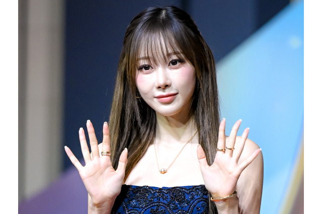 アンダーウェアだけ…aespa・ジゼル、地面に寝そべり“キケン”なポーズ「気絶」「わーお」 画像