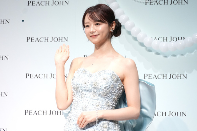 森香澄、人魚のようなブラショット！おわん型のバストがくっきり！ 画像