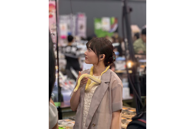 ヘビ好きの福田愛依、爬虫類の祭典「九州爬虫類フェス」に初参戦し「テンション爆上がりでした!!」 画像