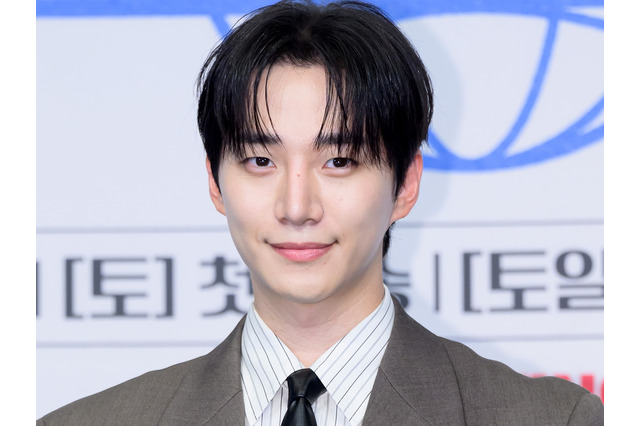 2PM・ジュノ、タキシード姿で放つ“大人の色気”　東京ドーム公演を回顧「本当に大切な時間」 画像