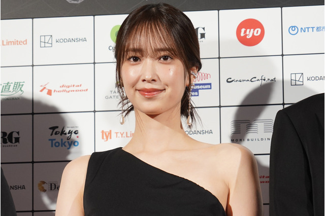 佐々木久美がエレガントな黒ドレス姿披露　SSFF & ASIAレッドカーペットで存在感 画像