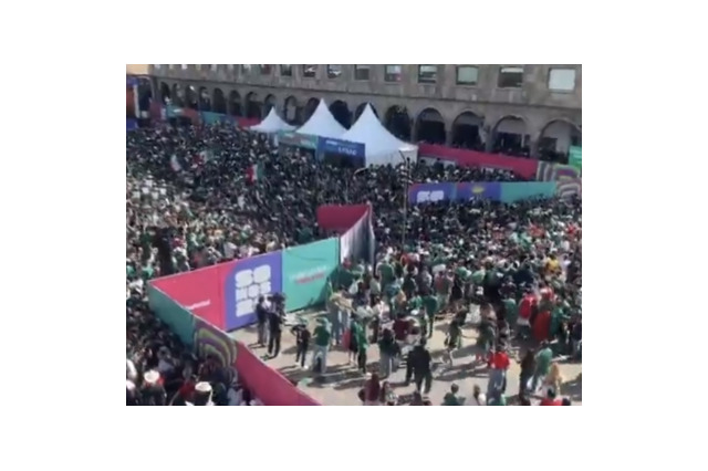 もはや暴動、圧死寸前の大混乱…韓国との首位決戦を前にメキシコファンが柵突破、警察出動の事態に【北中米W杯】 画像