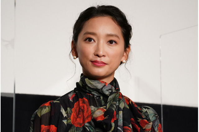 杏、浴衣&メガネ姿で大相撲パリ場所を観戦！「粋ですね」とファン絶賛 画像