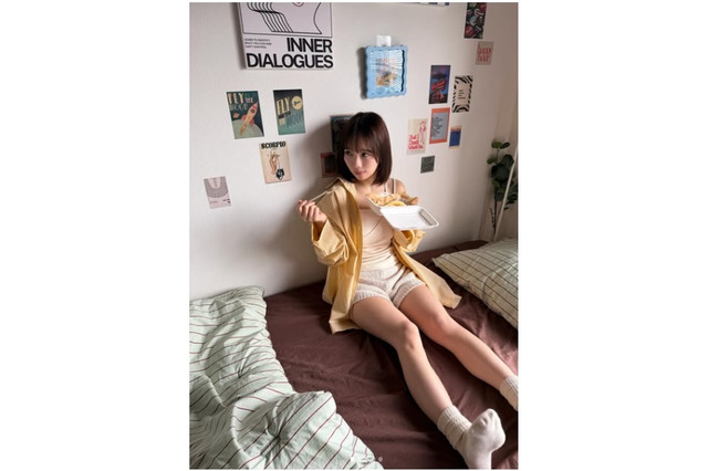 池本しおり、ワンルームでくつろぐオフショ公開「かわいすぎる」「これだ」と好評 画像
