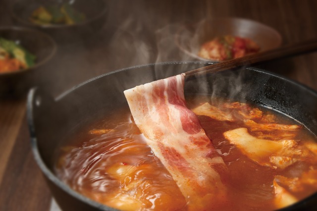 しゃぶしゃぶ温野菜の新商品「海鮮チゲ鍋」「コムタン鍋」を食べ比べ！夏限定韓国鍋フェア試食会が開催 画像