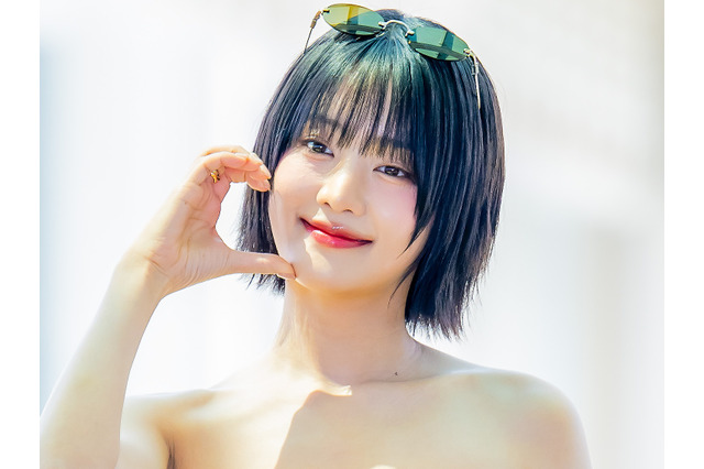 胸元のタトゥーもあらわ…ミンニ、プールで見せた妖艶なスイムウェア姿に視線集中「うわあああ」 画像