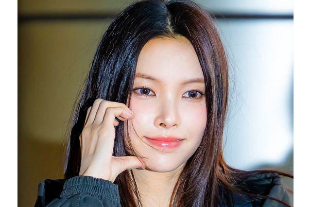 ILLIT・ユナ、東京スカイツリーに出没！変装なしの“休日ショット”に反響「デートかも」 画像