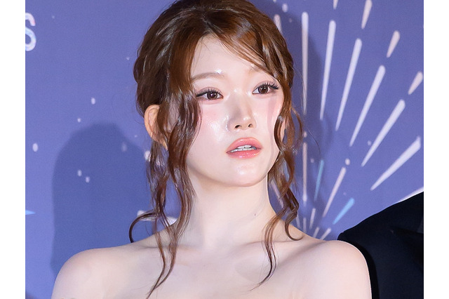 「スタイルどうなってんの…」日本人K-POPアイドル、密着トップスで“ふっくら曲線”あらわ 画像
