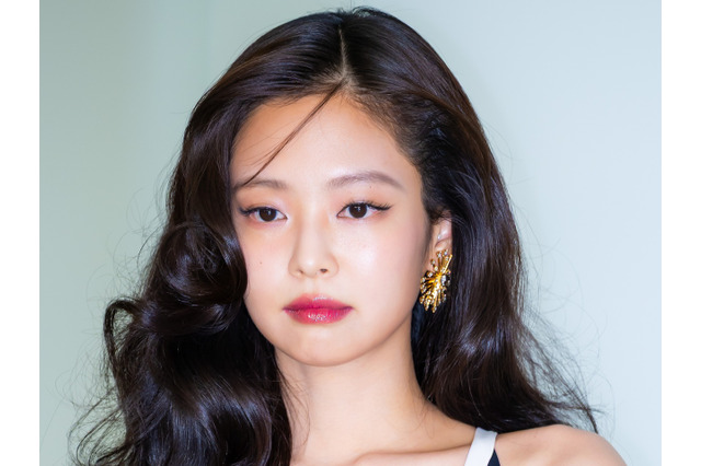 “ポロリ動画”騒動だけじゃなかった　BLACKPINK・ジェニー、日本で迎えた「最後のフェス」は波乱の一日に 画像