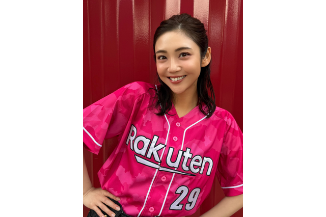 山谷花純、思い出の球場でセレモニアルピッチに登壇！「10年越しの夢」を明かす 画像