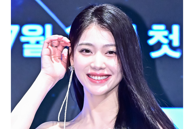 びしょ濡れすぎて“スッケスケ”…シャオティン、極薄ピチっと衣装で夏の女神に「ドキドキする」 画像