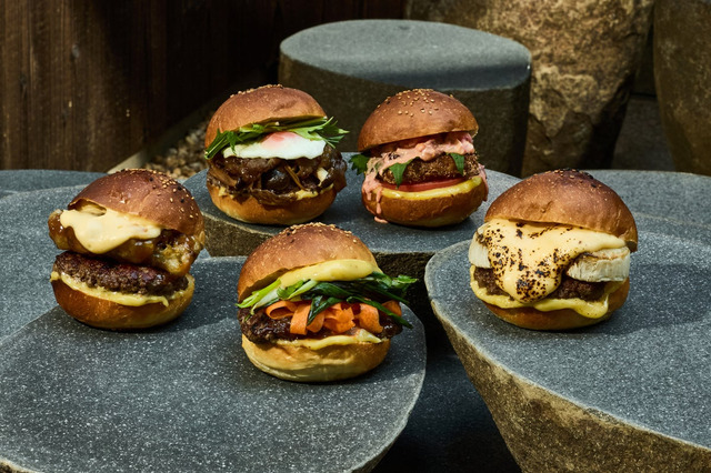 京都ならではの食材使用の限定バーガーや、“ぬれ生地”を使った限定ドーナツが登場！ 画像