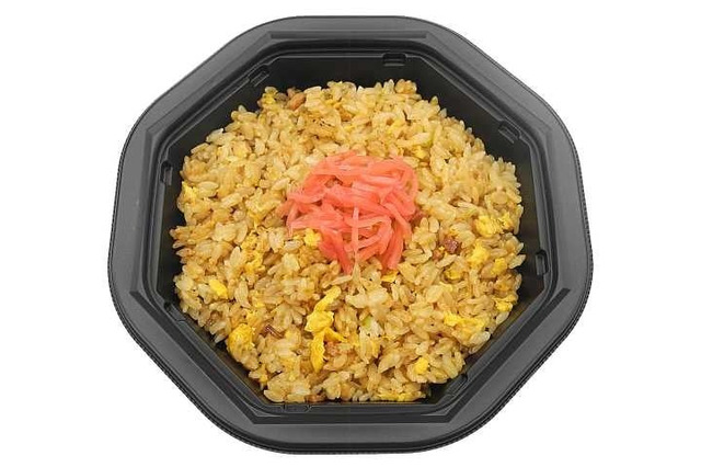 セブン‐イレブン、北海道限定「札幌すみれ監修 チャーハン」発売 画像