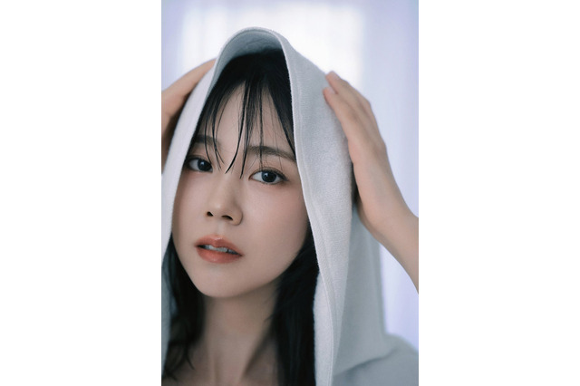 KARAハン・スンヨン、約10年ぶり写真集を12月10日に発売 画像