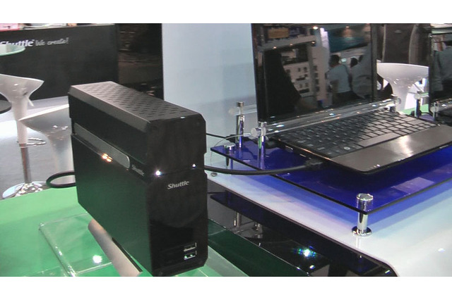 【COMPUTEX TAIPEI 2010（Vol.16）：動画】台湾Shuttle、ノートPCのビデオ機能を強化する外付けアイテム 画像
