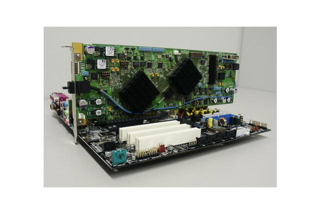 NEC、複数のコンピュータでHDDやネットワークカードなどを同時に共有する技術を開発 画像