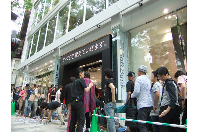 【新連載・日高彰のスマートフォン事情】端末・回線を別に選ぶ時代は確実に到来 画像