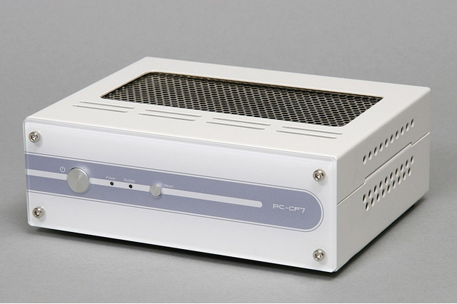 Pentium Mを搭載可能な超小型デスクトップPC Mac miniより20%小さい 画像