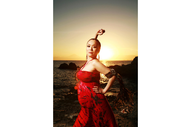 あの駒野友一選手が初出演～ド迫力の“クイーン・オブ・レゲエ”PV 画像