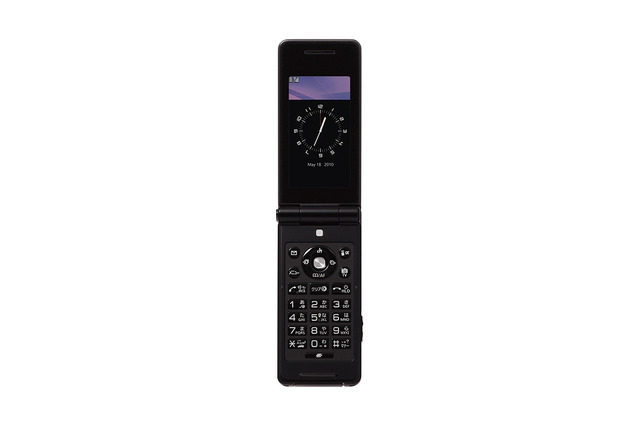 NTTドコモ、5色展開でオートecoモード搭載の「P-07B」を発売 画像