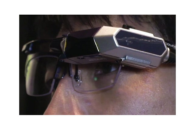 網膜に直接映像を投影するメガネ型シースルーディスプレー 画像