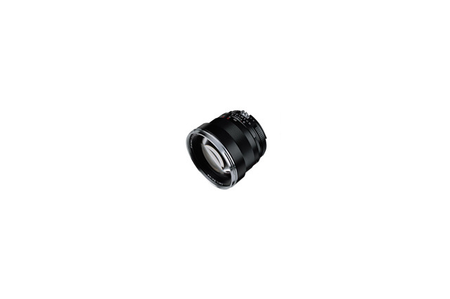 コシナ、ニコンFマウント対応「Carl Zeiss Planar T*」レンズ2種を国内販売 50mmと85mm 画像
