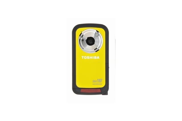 東芝、2m防水仕様でフルHD撮影が可能な縦型コンパクトビデオカメラ 画像