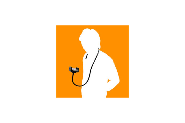 ヘビのように体に巻きつく?! くねくねしたスマートフォンスタンドが登場 画像