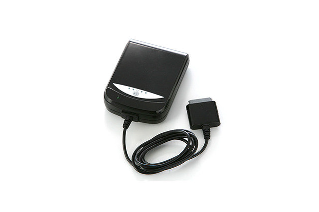 単3形乾電池で充電可能なiPhone/iPod用モバイルバッテリ 画像