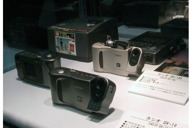 【CP+】はじめて触ったデジカメは?「QV-10」など懐かしのデジカメが複数展示 画像