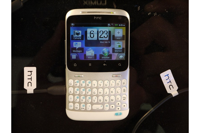 【MWC 2011（Vol.42）：動画】動画でチェックする「HTC ChaCha」「HTC Salsa」……“Facebookボタン”搭載のスマホ 画像