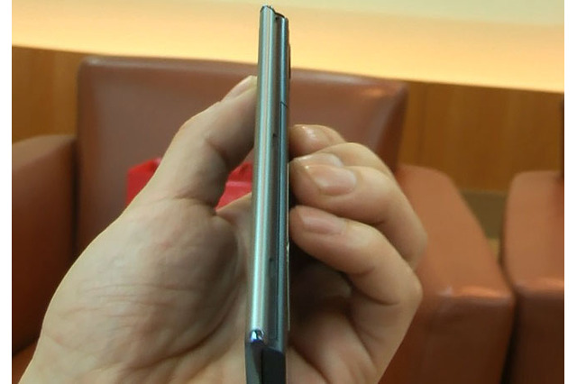 世界最薄をうたうスマートフォン「MEDIAS N-04C」がドコモから!! 画像