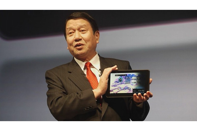 NTTドコモ、Android 3.0搭載デュアルコアタブレット「Optimus Pad L-06C」を31日に発売 画像